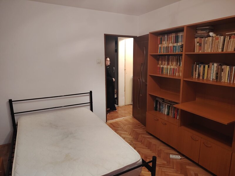 Petre Ispirescu aproape de Mihail Sebastian camera bloc fara proprietar